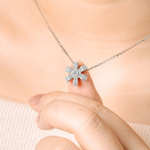 VÒNG CỔ KIM CƯƠNG THIÊN NHIÊN HOA 6 CÁNH